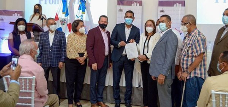 PROMIPYME continúa con ruta de entrega de préstamos, en esta ocasión en Las Matas de Farfán, provincia San Juan